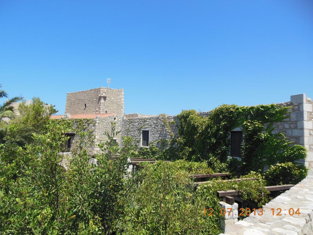 Tsitsiris Castle Hotel Stavríon Eksteriør billede